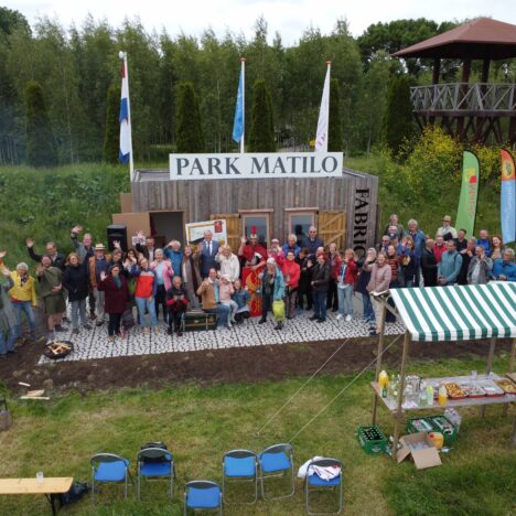 Dichters Leo van Zanen en Ausonius in Park Matilo